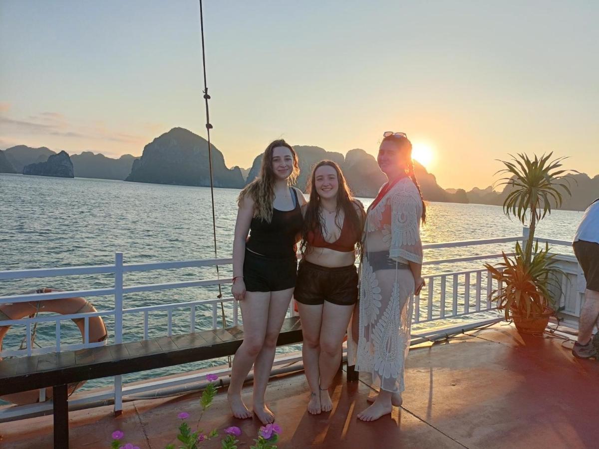 Kim'S Family Hotel Hạ Long Exterior foto